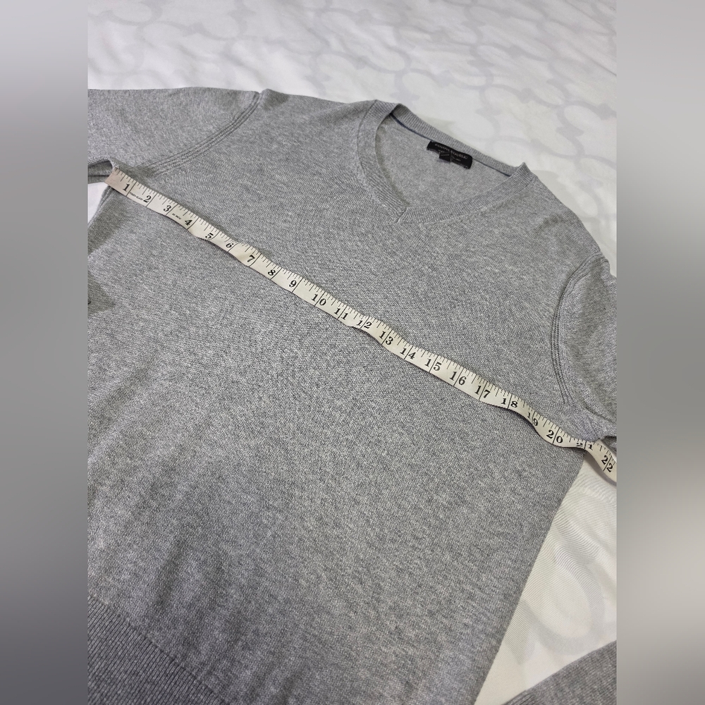Banana Republic Heather Cotton V Neck Gray Sweater Mens Med - Picture 5 of 9